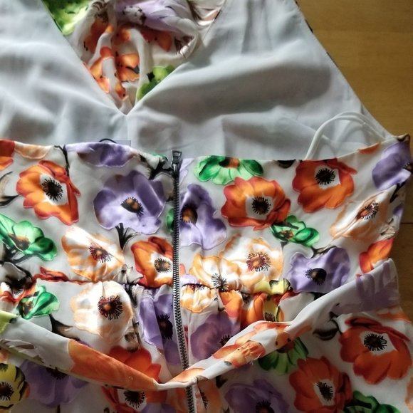 Alice + Olivia Evelia Dress - Picture 16 of 16